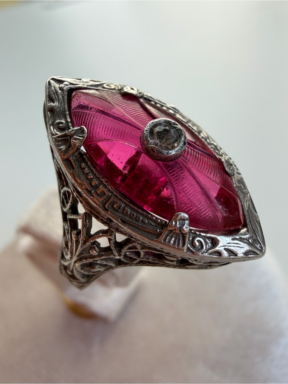 Antique Edwardian Pink-Red Sunburst Glass Filigree Marquise Ring - Picture 7 of 13